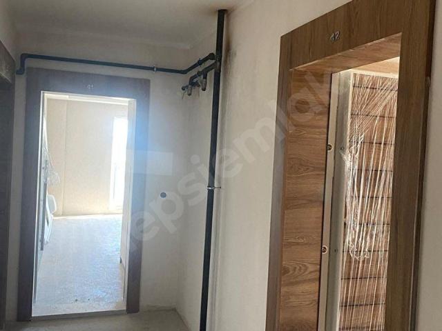 PLATİN ROYAL SİTESİNDE ÜNİVERSİTE CEPHELİ SIFIR 1+1 LÜKS DAİRE