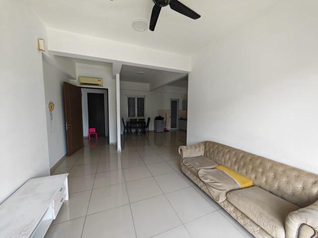 Platinum III 3 At Teluk Kumbar Renovated 2 Car Park
