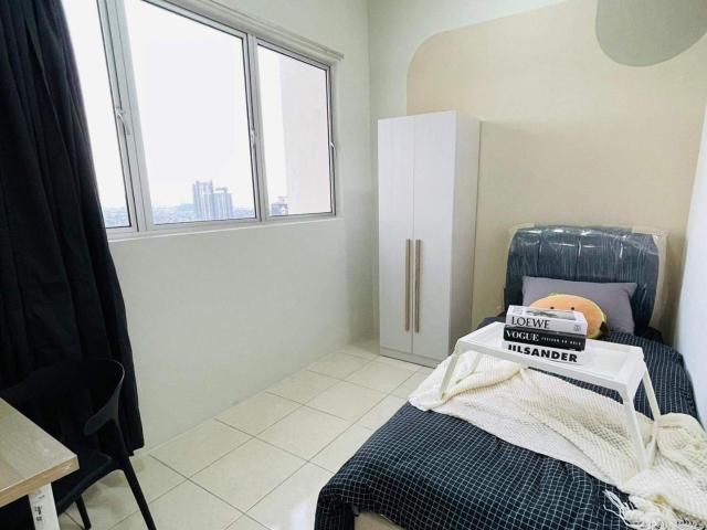 Platinum OUG, Bukit Jalil Big Single Room Walking Distance to LRT Muhibbah Station