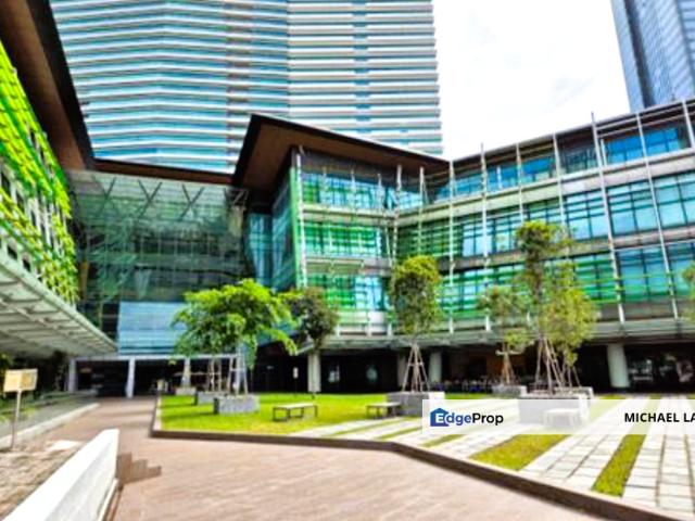 Platinum Sentral, Short walk to train station