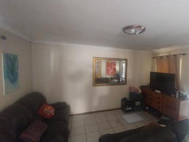 plattekloof glen home r2 995 000