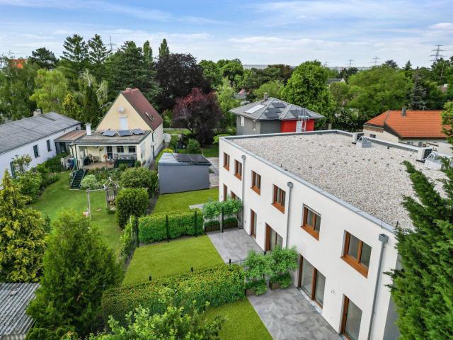 Platz zum Leben: 136m² Wohnfläche & 54m² Wohn /Essbereich im Grünen