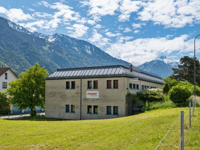Platz, Freiheit & Alpenblick – Ihre neue Fläche in Glarus
