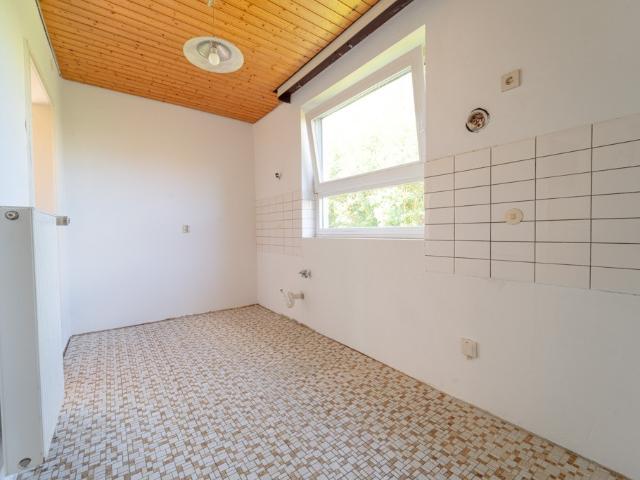 Platz für zwei Generationen! Ein bis Zweifamilienhaus mit Carport