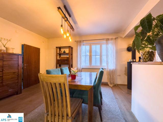 VILLA IN GRÜNLAGE teilrenoviert