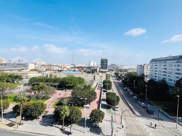 PLAYA VICTORIA CADIZ ¡ ALQUILER DE LARGA DURACIÓN SIN AMUEBLAR LUMINOSO Y TOTALMENTE EXTERIOR !