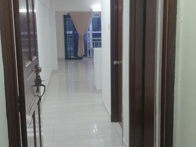 Plaza 393