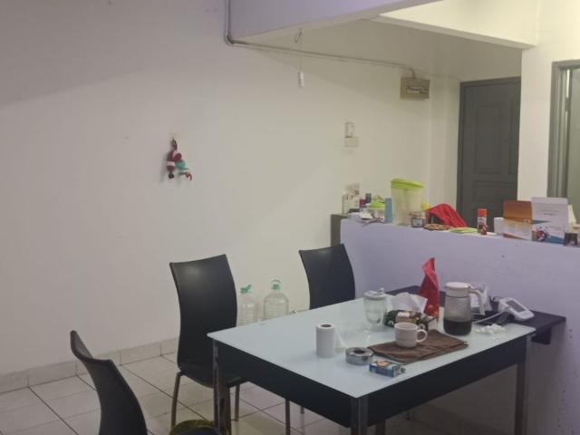 plaza 393, condominium