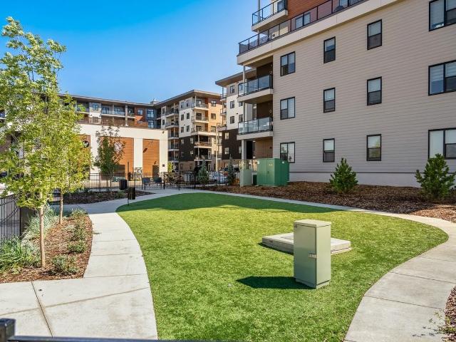 Plaza Apartments 1 Bedroom Apartment for Rent at 5055 Northland Dr Nw, Calgary, AB T2L 2M8 Brentwood