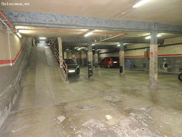 PLAZA DE APARCAMIENTO EN CALLE TAMARIT. A 3 MINUTOS DEL AMBULATORIO DE MANSO