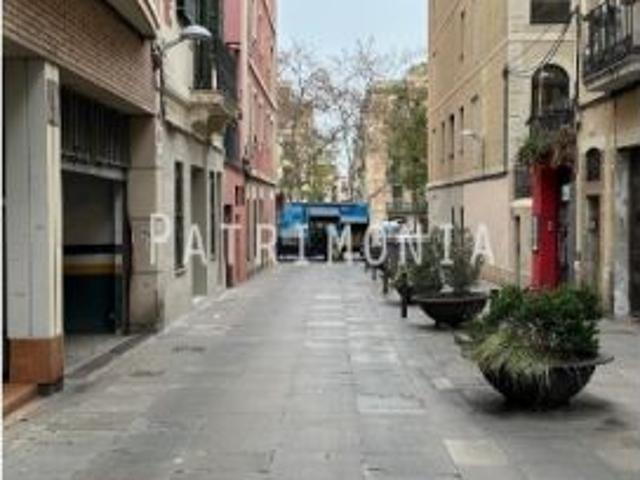 Plaza de aparcamiento en venta en el corazón de Gracia