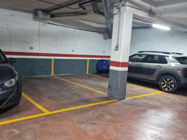 Plaza de aparcamiento para coche en venta