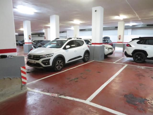 PLAZA DE APARCAMIENTO PARA COCHE MEDIANO GRANDE