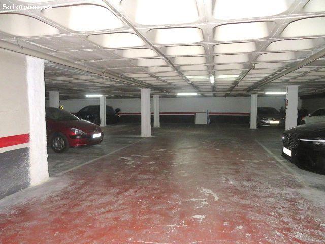PLAZA DE APARCAMIENTO PARA COCHE PEQUEÑO MEDIANO EN CALLE FLORIDABLANCA CALABRIA