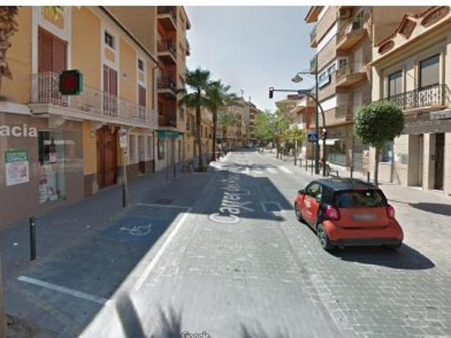 Plaza de garaje con trastero en venta en La Pobla de Vallbona