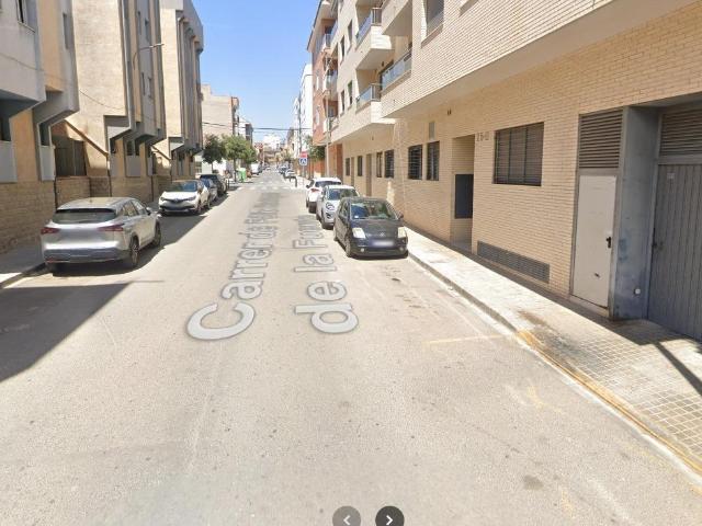 Plaza de garaje con trastero en venta en La Pobla de Vallbona
