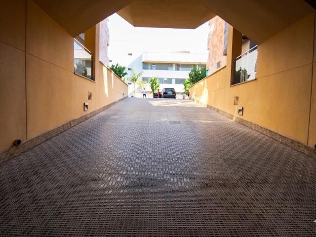 PLAZA DE GARAJE CON TRASTERO
