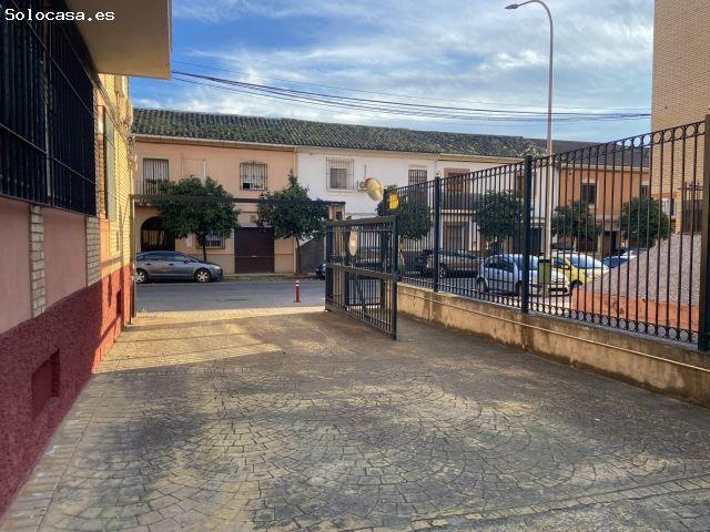 Plaza de Garaje Cerrada en Fidiana. Con persiana automática
