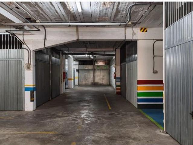 Plaza de garaje amplia de 15 m2 junto al centro de Benidorm