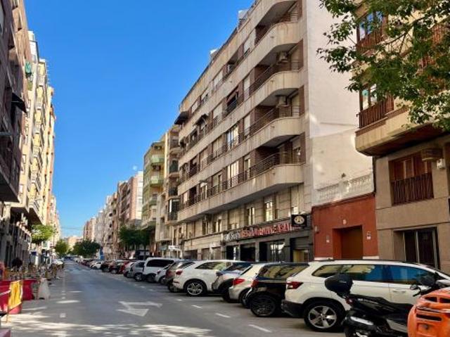Plaza de Garaje amplia en el Bingo Central