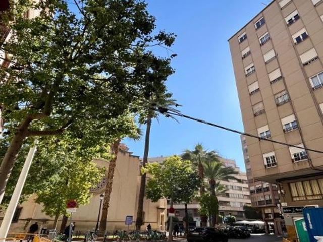 Plaza de Garaje amplia en el Bingo Central