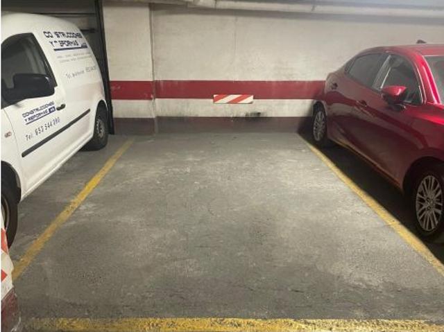 PLAZA DE GARAJE EN EL CENTRO DE ALICANTE CON TRASTERO ENORME