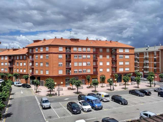 PLAZA DE GARAJE EN EL CENTRO DE LA CIUDAD