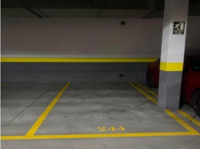Plaza de garaje en venta en Las Tablas, Calle Estella / Castillo de Candanchú