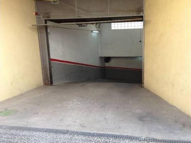 Plaza de garaje en venta en Vilanova i la Geltrú, c. col.legi