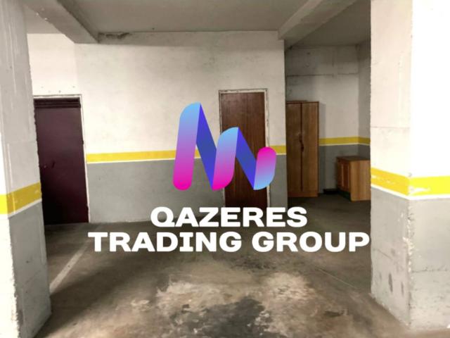 PLAZA DE GARAJE PARA COCHE GRANDE, 2 MOTOS Y TRASTERO