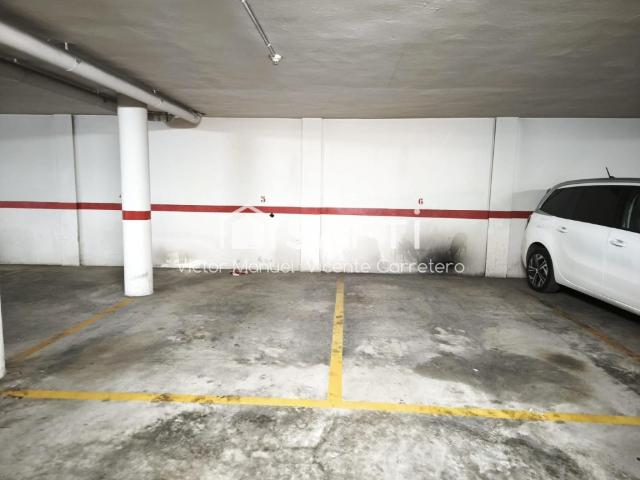 plaza de garaje para coche grande