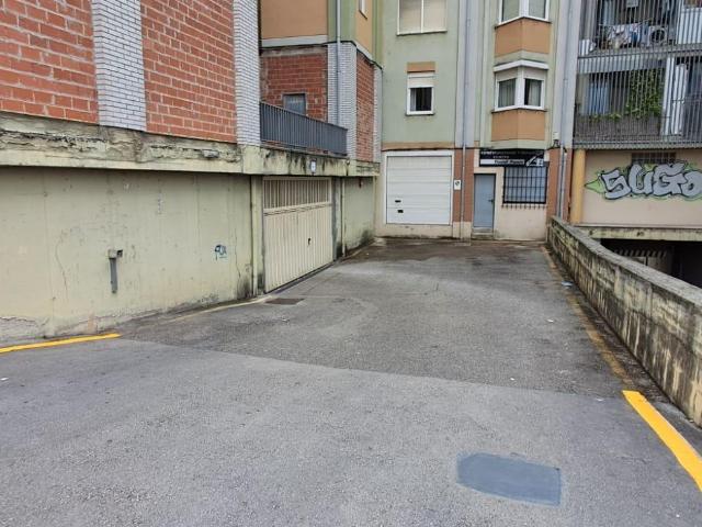 Plaza de garaje + trastero