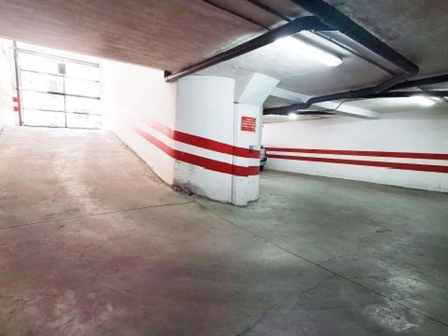 ¡ PLAZA DE GARAJE Y TRASTERO EN HUERTA DE LA REINA !