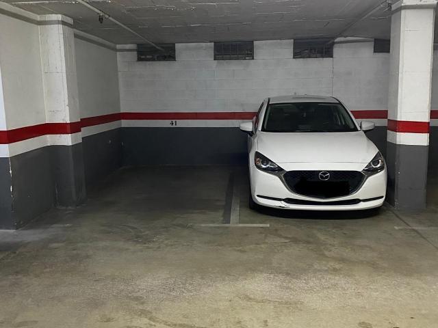 Plaza de parking mediana