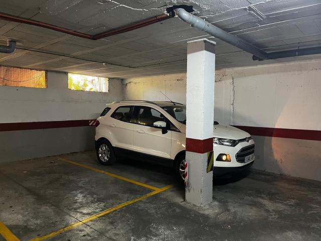 PLAZA DE PARKING CUBIERTO