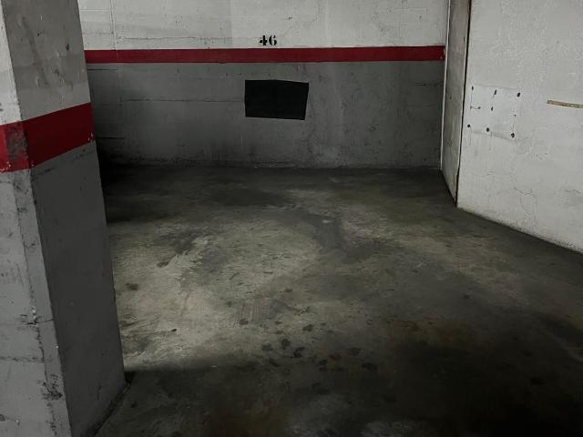 Plaza de parking con trastero – Ideal para coche mediano