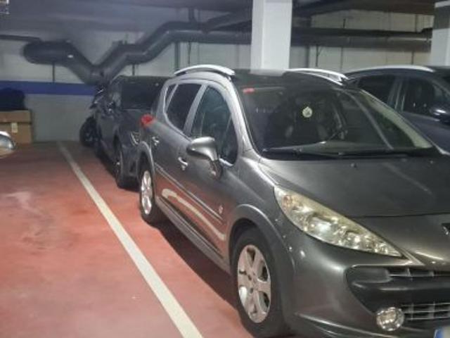 PLAZA DE PARKING DOBLE EN PARC CENTRAL!