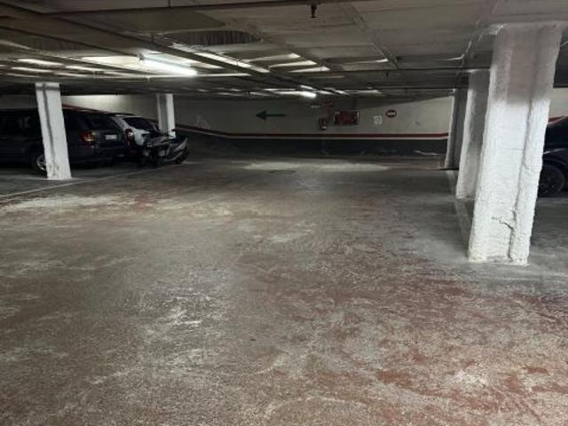 PLAZA DE PARKING EN ALQUILER EN LA CALLE FLORIDABLANCA ESQUINA CON CALABRIA