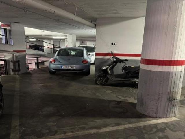 PLAZA DE PARKING EN ALQUILER PARA COCHE PEQUEÑO + MOTO