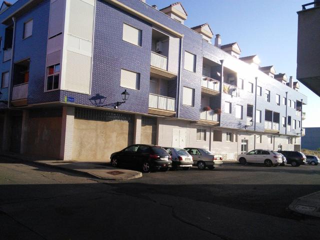 PLAZA DE PARKING EN LA VIRGEN DEL CAMINO