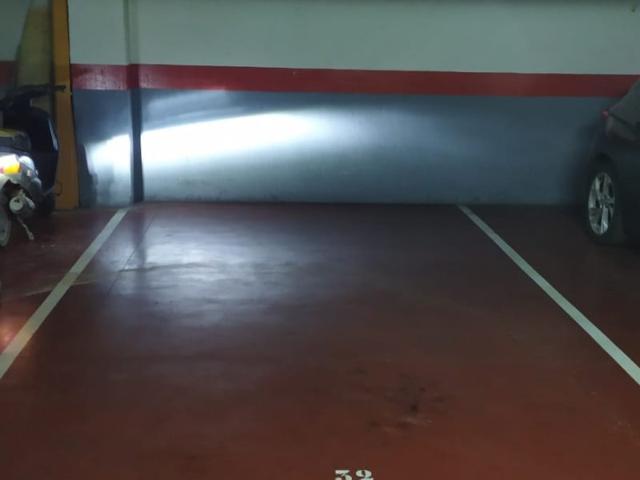 Plaza de parking en venta Nerja