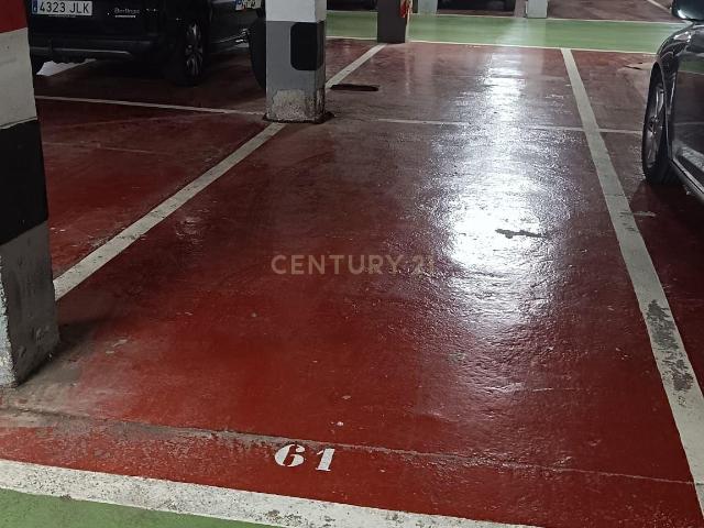Plaza de parking en venta a 2 minutos de la estación de Renfe de Sant Joan Despí