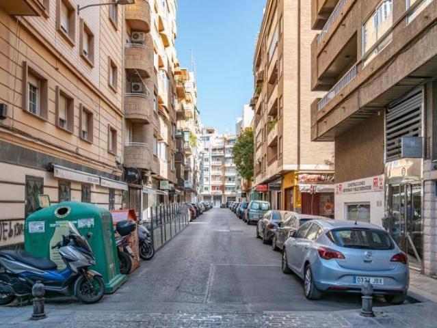 Plaza de parking en venta Granada