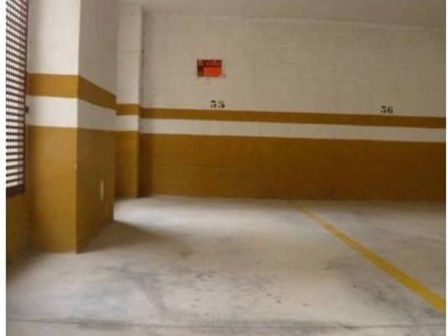 Plaza de parking en venta Loja