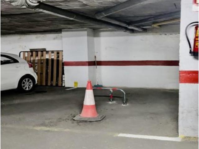 PLAZA DE PARKING EN ZONA L’AIGÜERA A 650 METROS DEL MAR EN BENIDORM