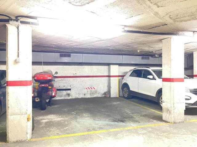 PLAZA DE PARKING JUNTO CALLE IRLANDA