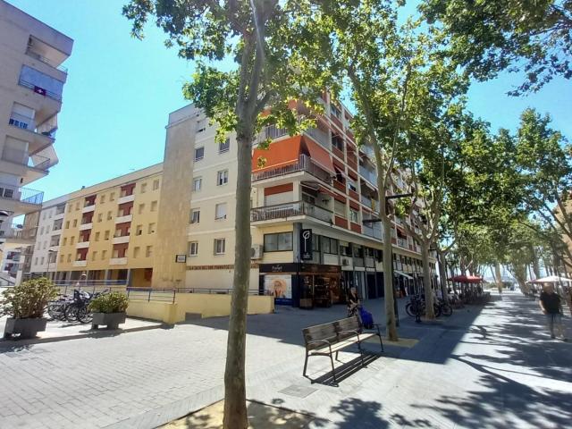PLAZA DE PARQUING EN VENTA EN RAMBLA DE LA PAU 95