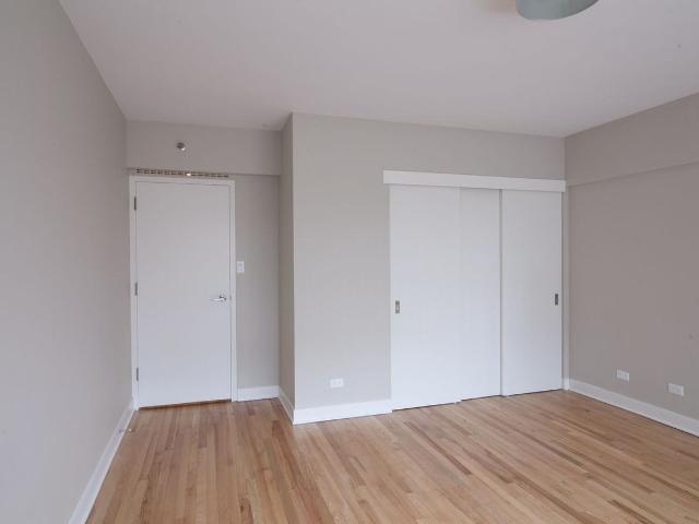 Plaza Drummond 1 Bedroom Apartment for Rent at 3435 Rue Drummond, Montréal, QC H3G 1X8