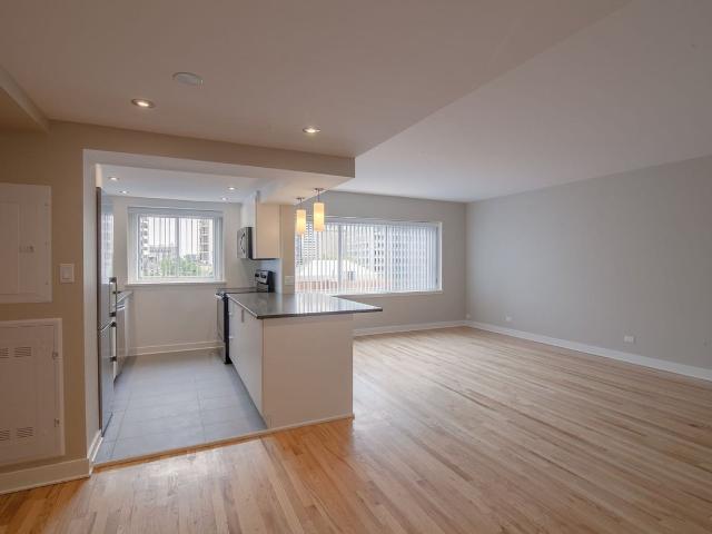 Plaza Drummond 2 Bedroom Apartment for Rent at 3435 Rue Drummond, Montréal, QC H3G 1X8