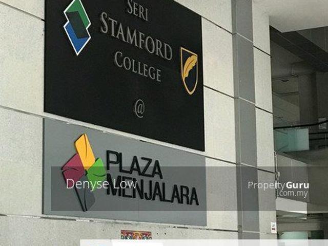 Plaza Menjalara